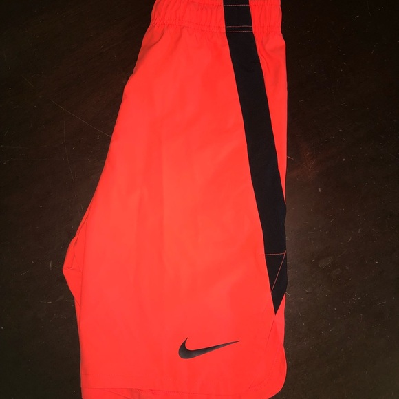 🏈CLOSET CLOSING EVERYTHING MUST GO 🏈NWT BOYS NIKE SHORTS - Picture 5 of 5
